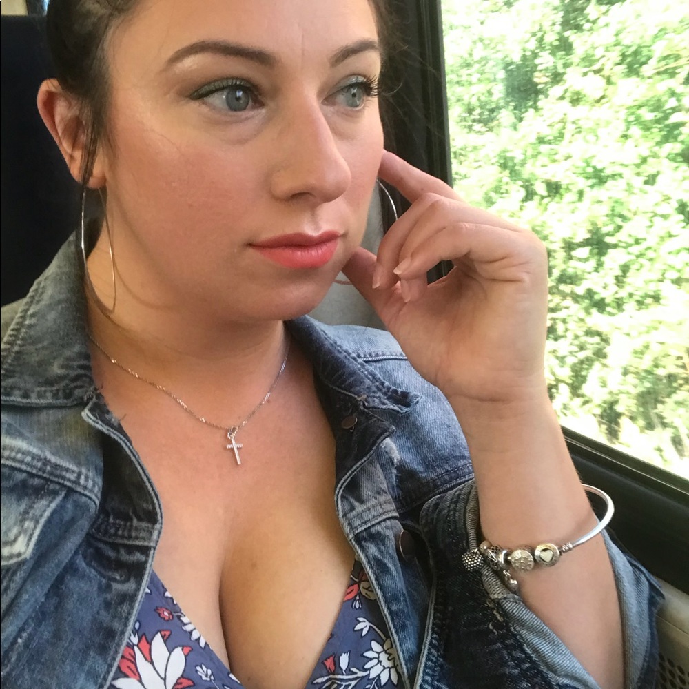 Meet your Posher, Samantha